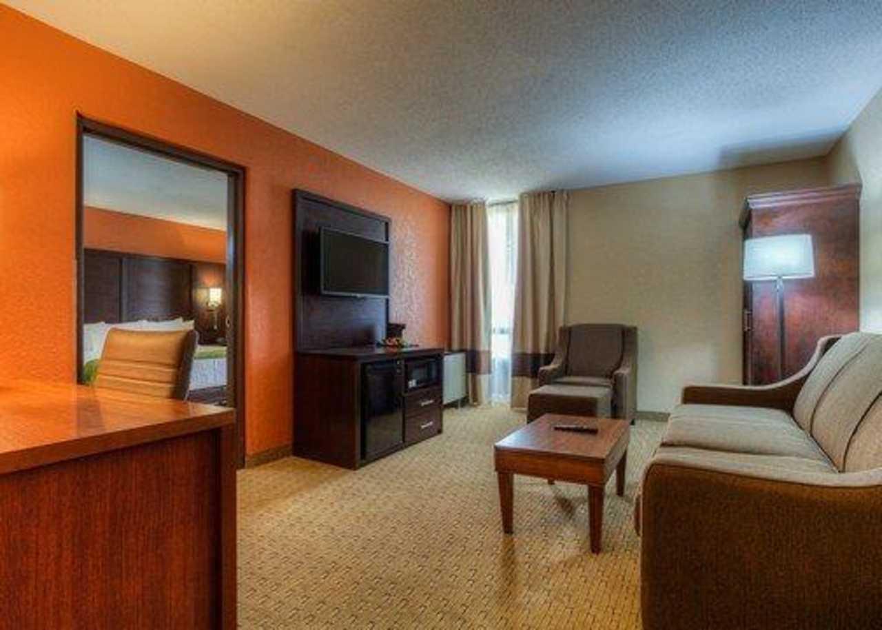 Comfort Inn & Suites Evansville Airport מראה חיצוני תמונה
