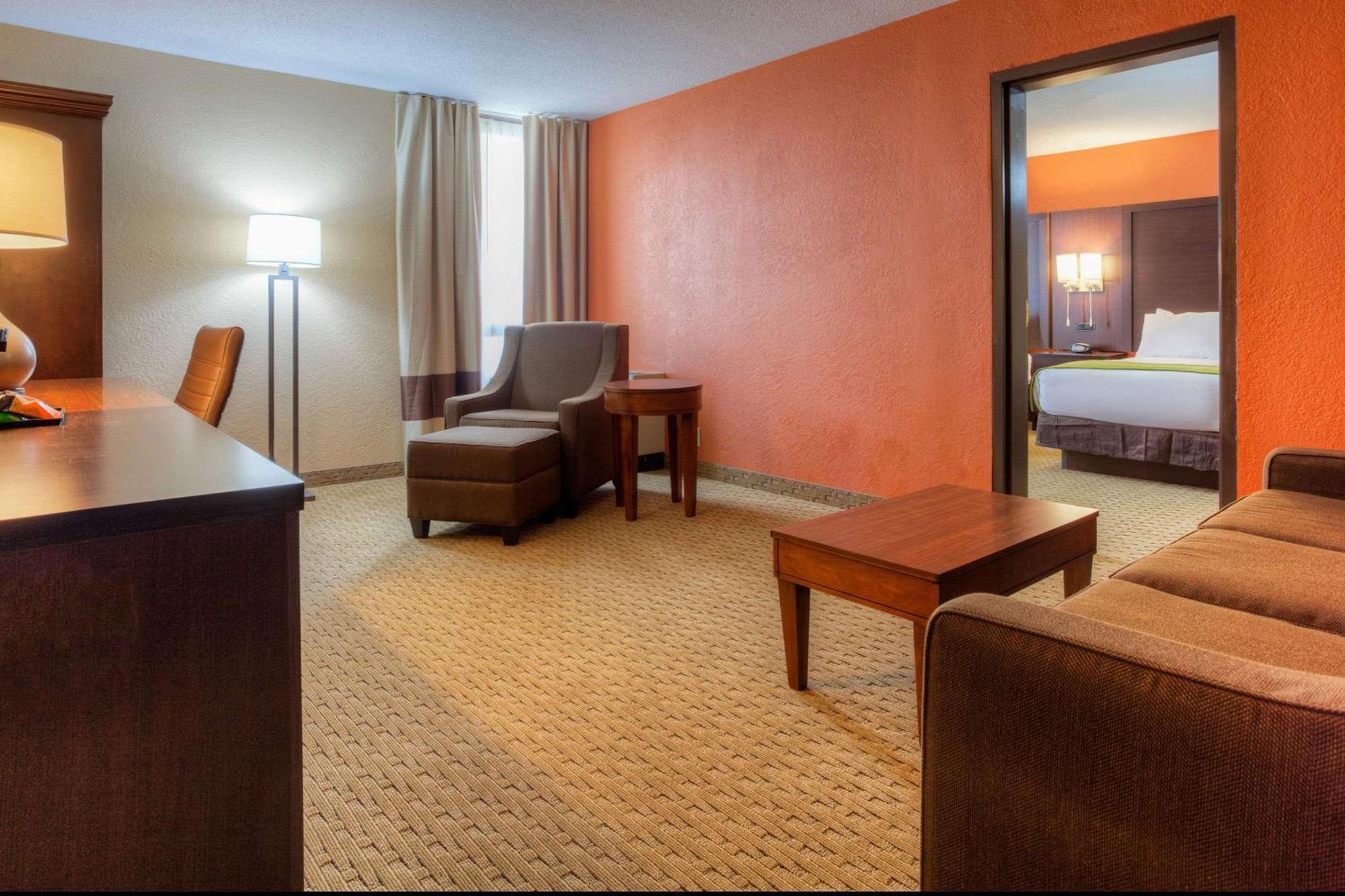 Comfort Inn & Suites Evansville Airport מראה חיצוני תמונה