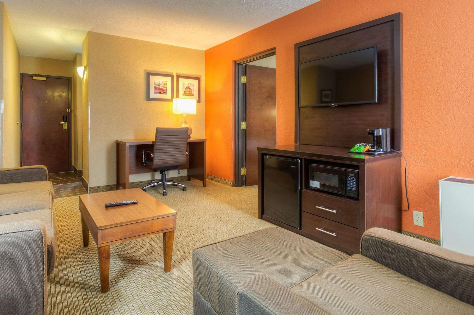 Comfort Inn & Suites Evansville Airport מראה חיצוני תמונה