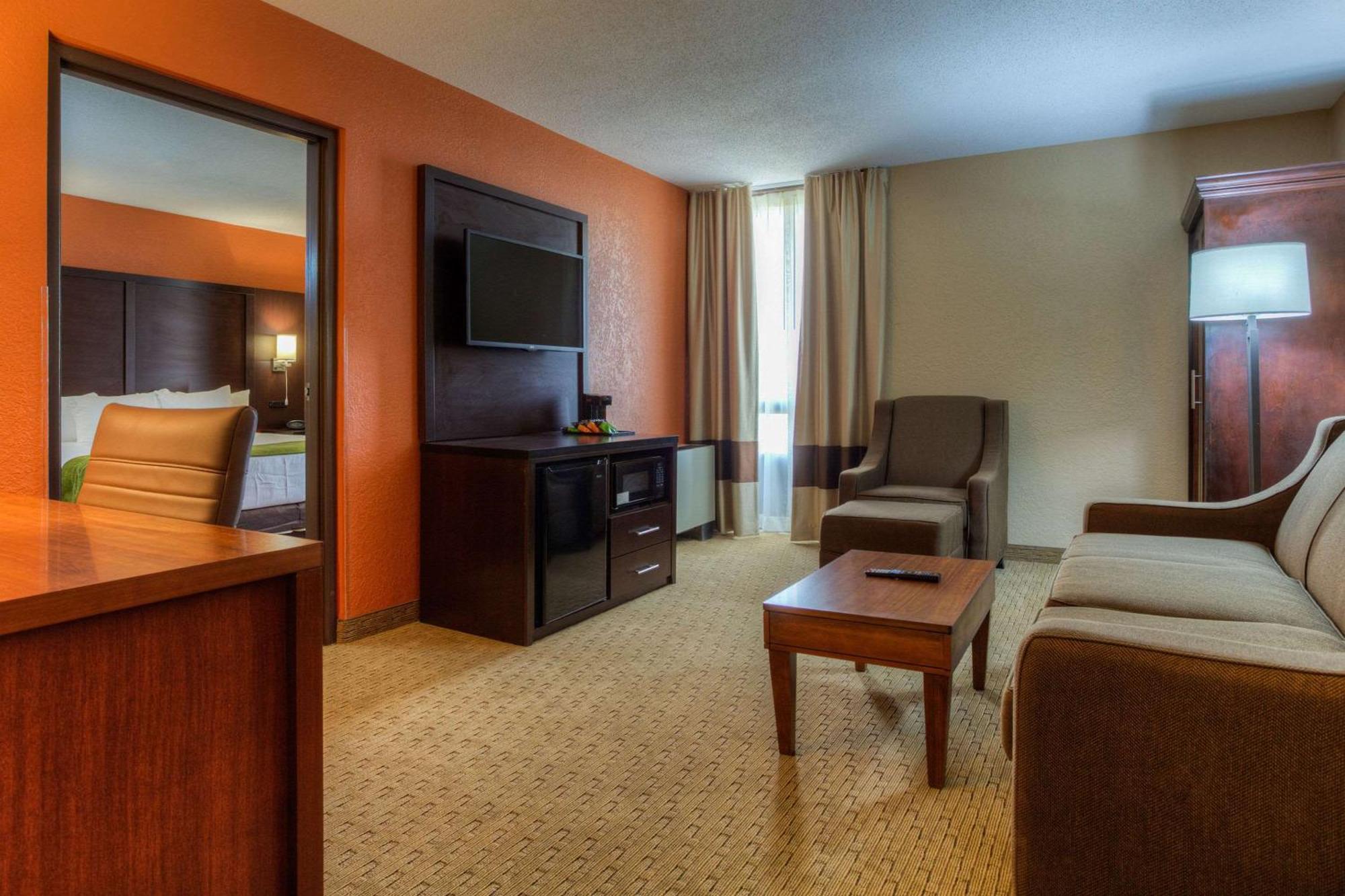 Comfort Inn & Suites Evansville Airport מראה חיצוני תמונה