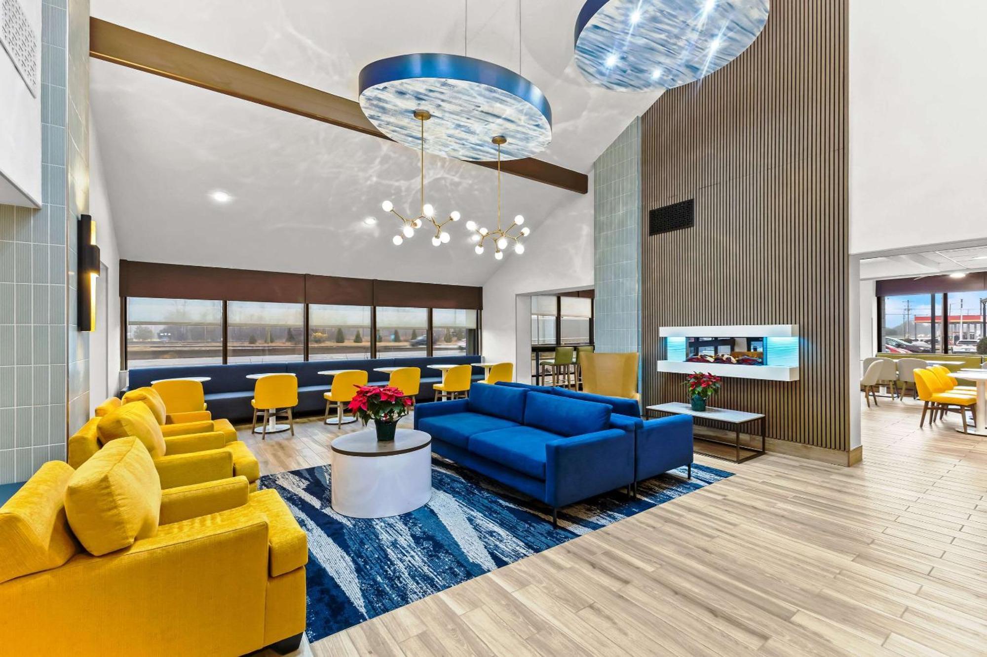 Comfort Inn & Suites Evansville Airport מראה חיצוני תמונה